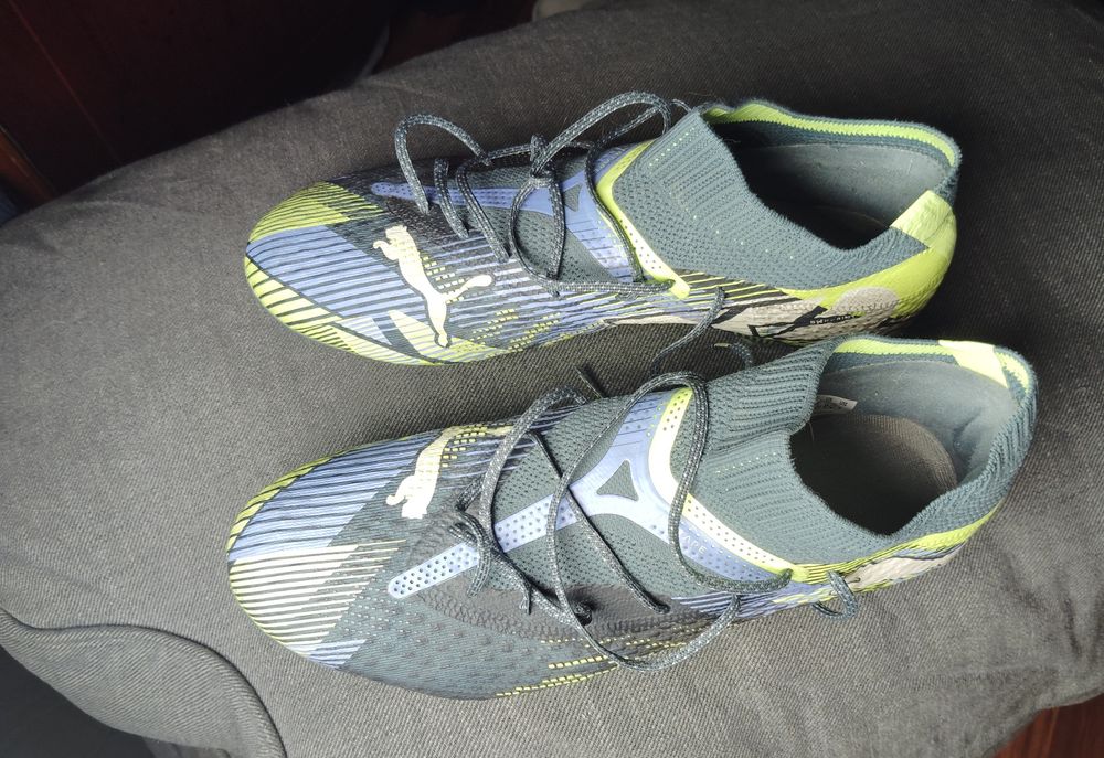 Ghete fotbal puma future 7 ultimate