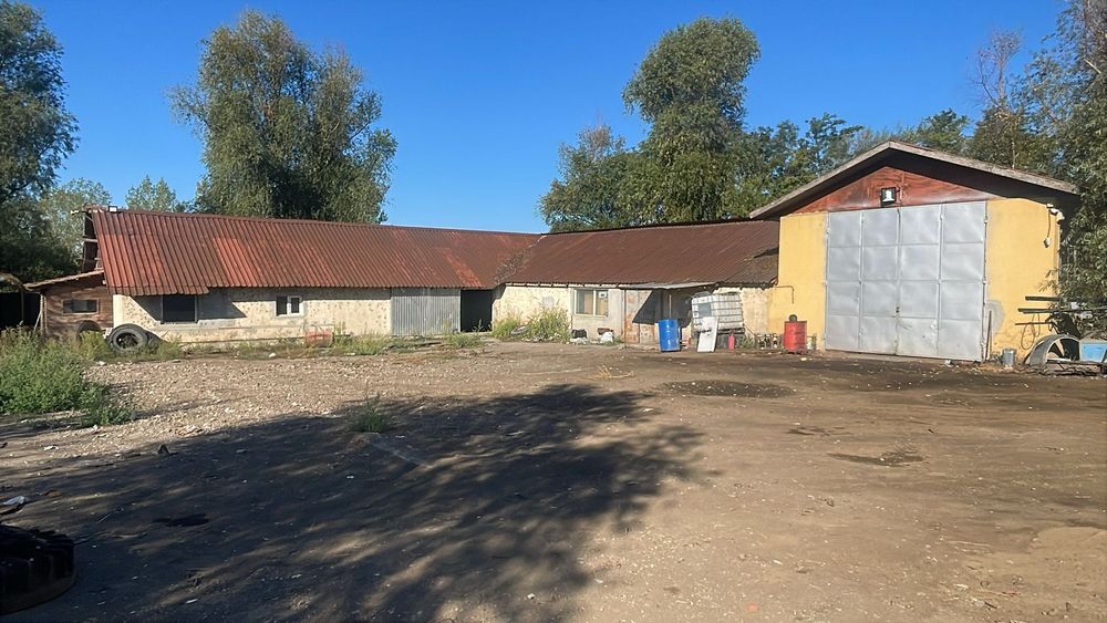 Teren+constructii 100€/mp