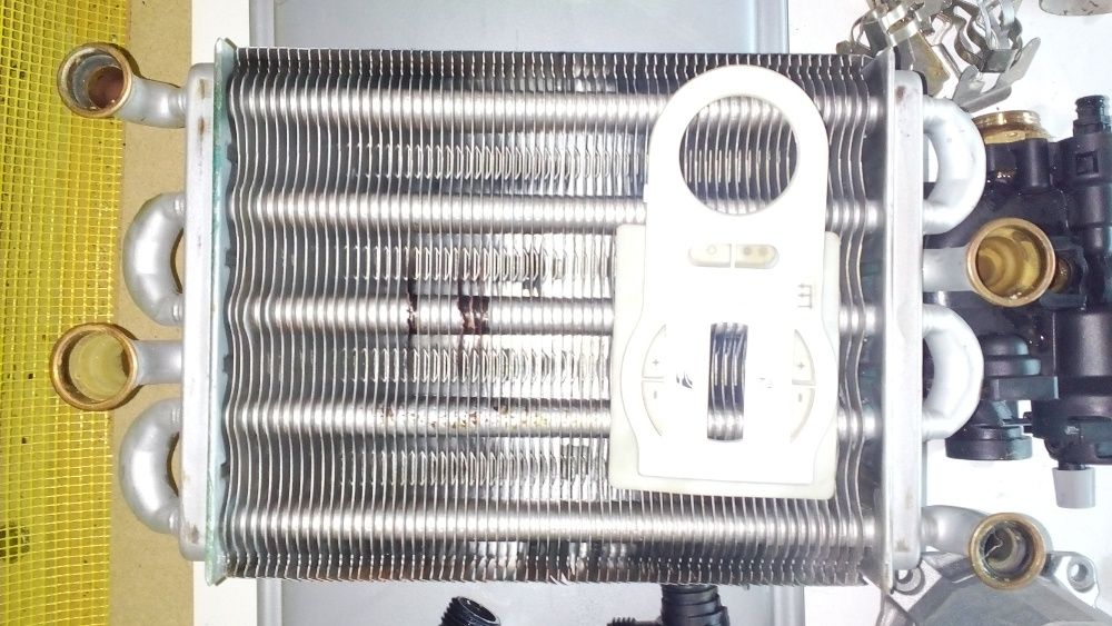 Ferroli Domiproject F24D Fluxostat Ventilator Vas expansiune Pompa