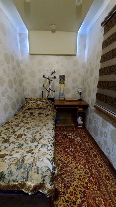 Сдается 1ко переделаная в 2 х в районе Вокзала ориентир"Киви"магазин.