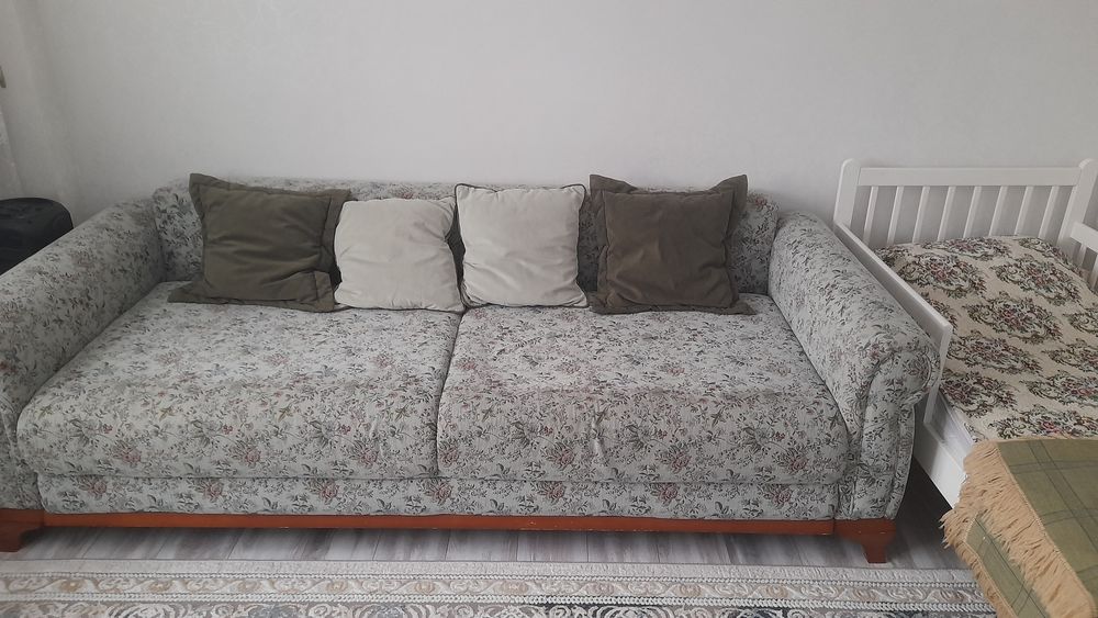 Диван Белоруссия размер 2.40на1м