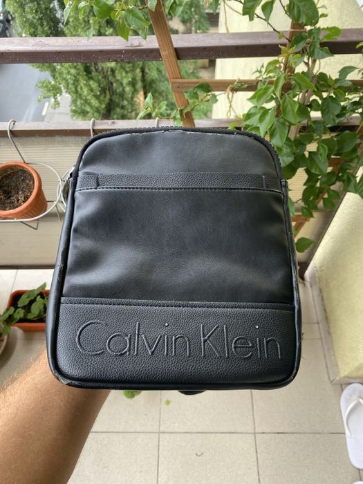 Borseta/Geanta din piele Calvin Klein