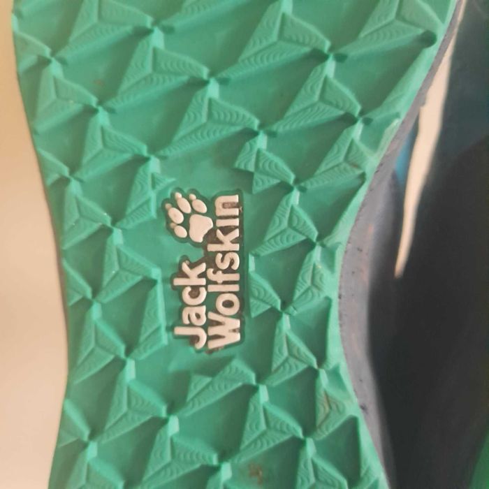 Изгодно дамски маратонки Jack Wolfskin 38-ми номер