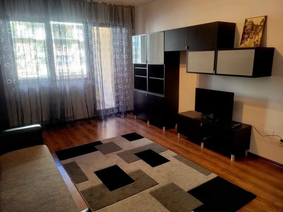 Închiriere apartament 3 camere