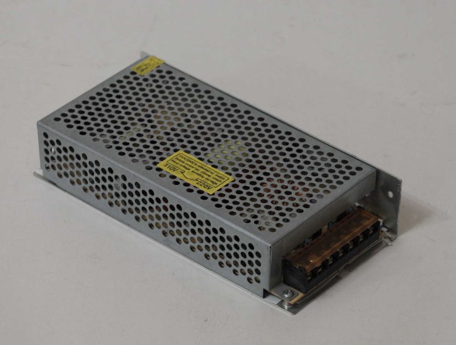 Sursă in comutatie Well 24V 150W