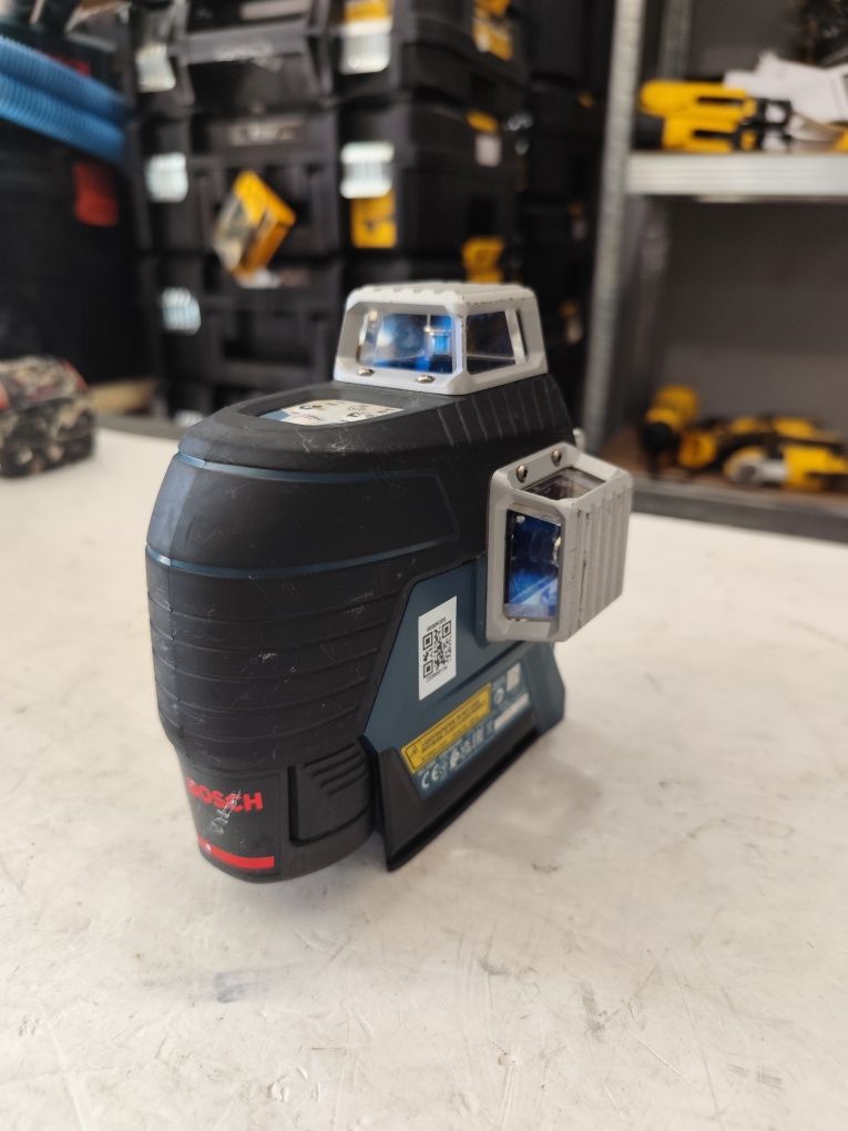 3Д лазерен нивелир Бош 360° Bosch GLL 3-80 C + 3Ah