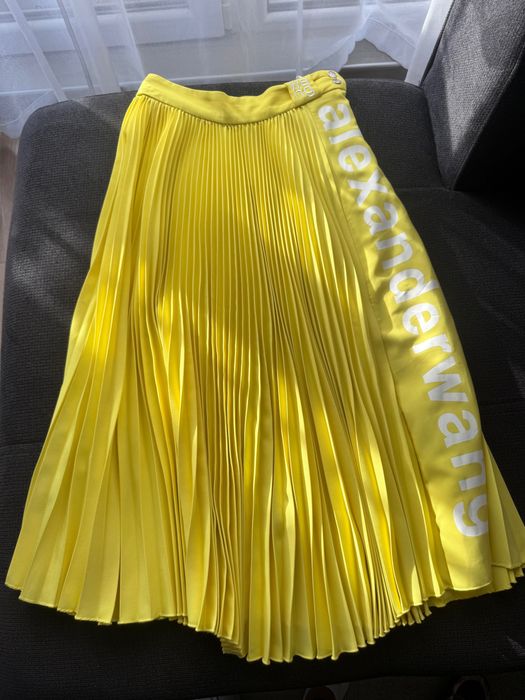 Дамска плисирана пола