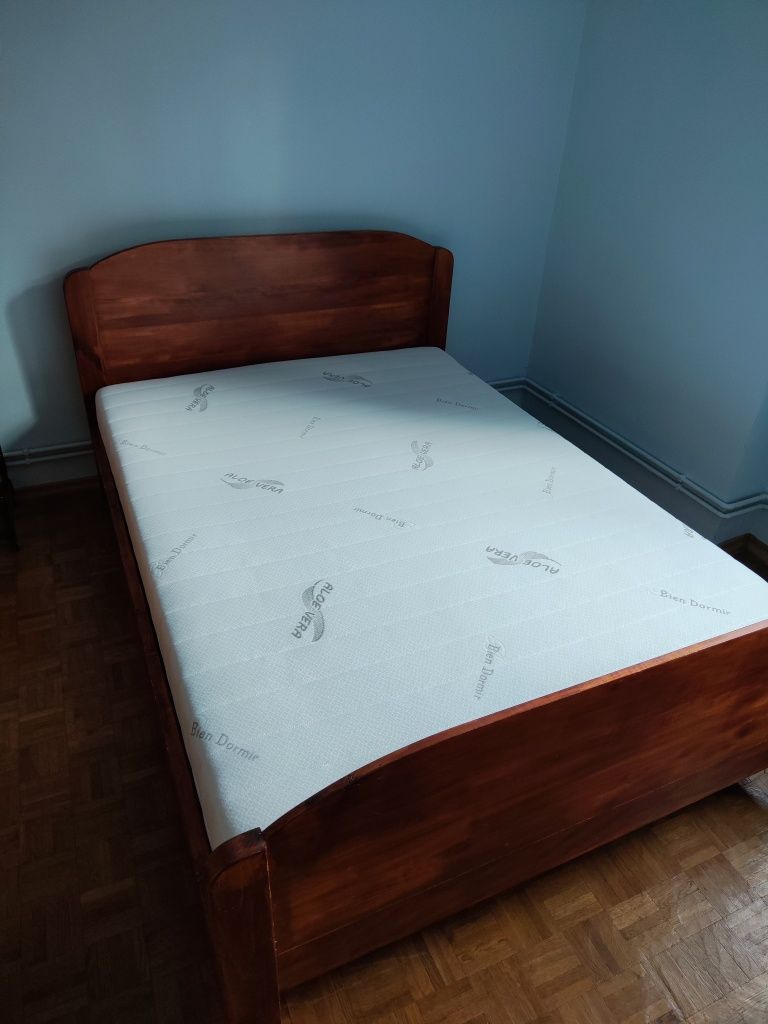 Pat din lemn masiv cu saltea noua  ortopedica cu arcuri Bien Dormir