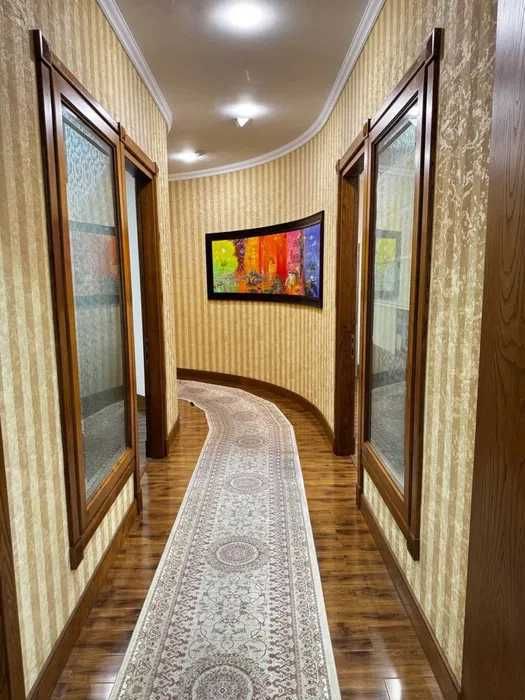 Аренла Нежилой Ц1, 250м2, автопарковка, 8 комната