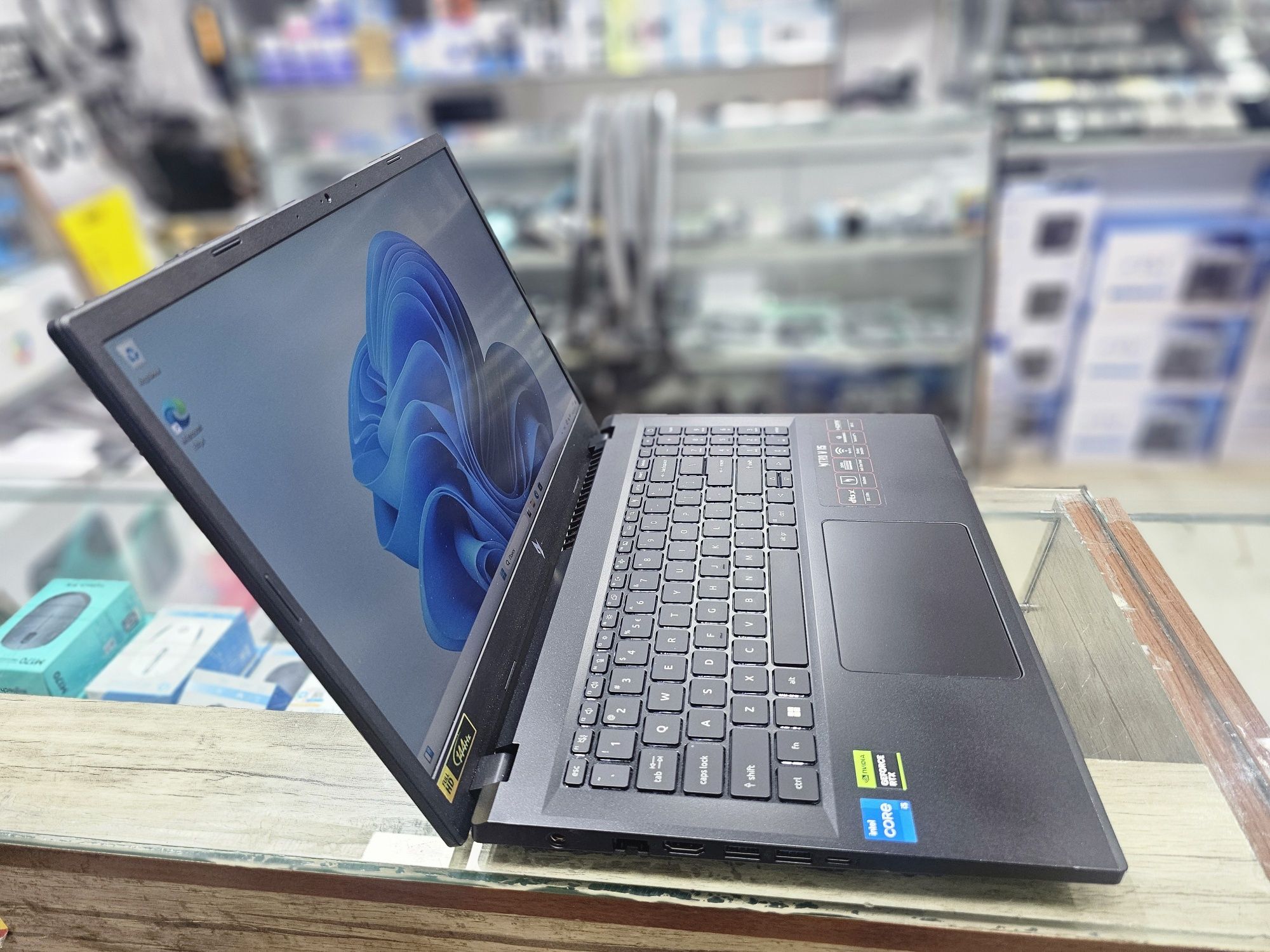 Acer Nitro V15 Core i5-13 + RTX 3050 6GB