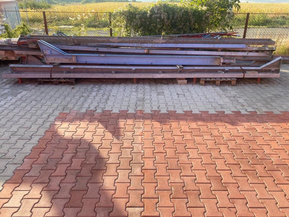 Vand 2 structuri metalice pt hale