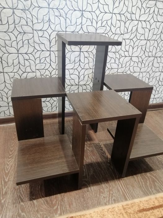 Напольная полка для цветов.