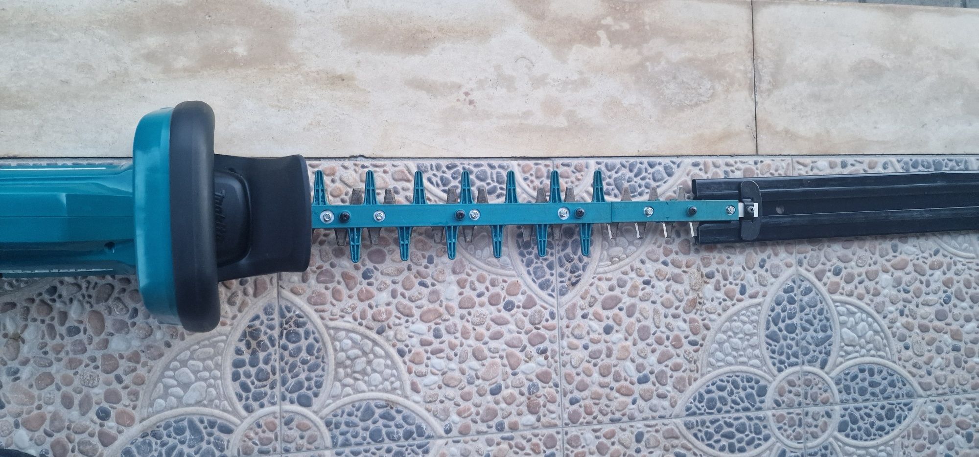 Акумулаторен храсторез Makita DUH502