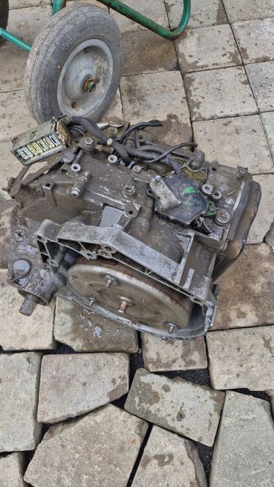 Продам акпп на  Пежо 206гв и запчасти салона и кузова