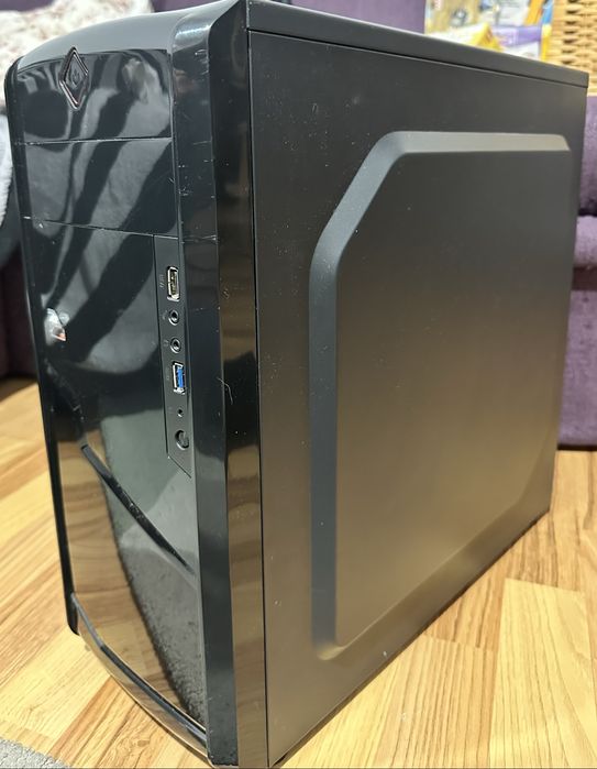 Carcasa PC si sursa Corsair VS 550