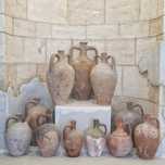 Vase din lut si amfore