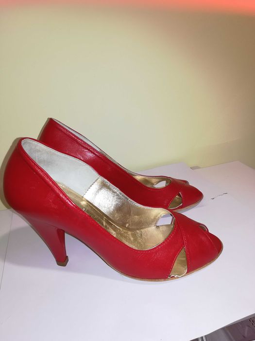 Pantofi din piele fabricati in Italia