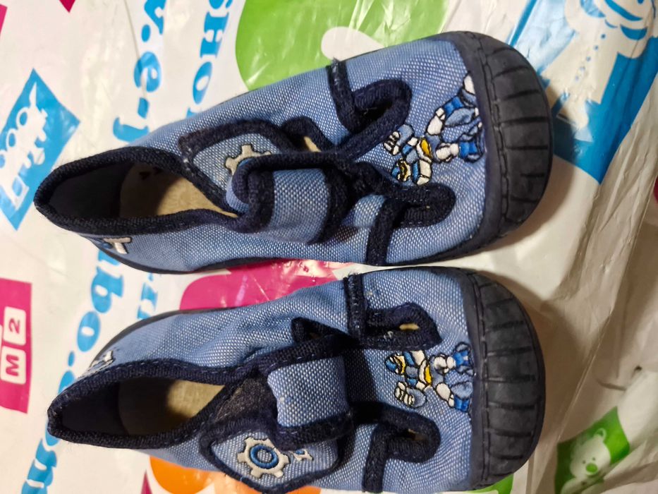 Детски обувки ..