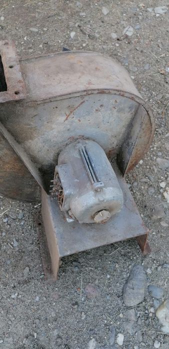 Motor cu ventilator exterior