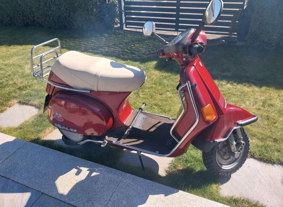 Vespa  cosa  200