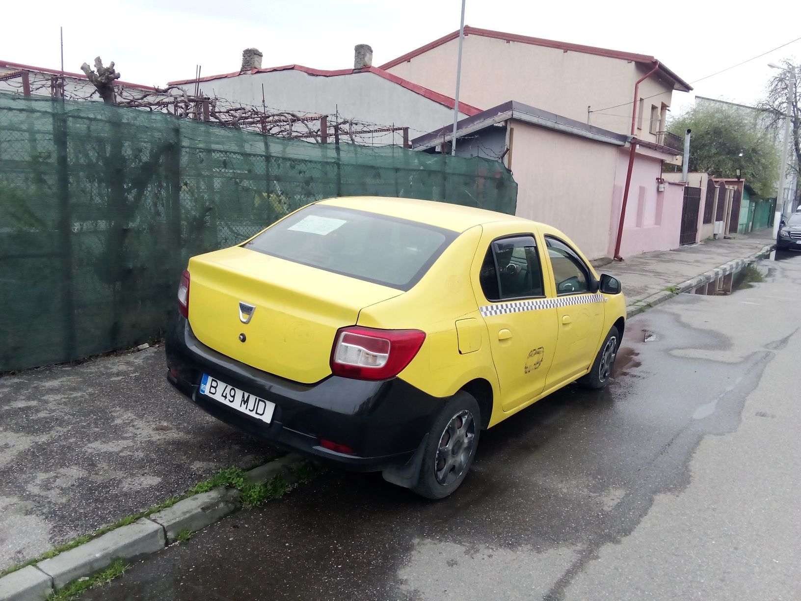 Vând Dacia Logan 2013
