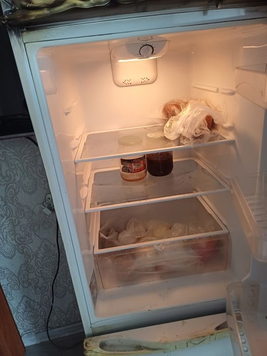 Холодильник LG рабочий