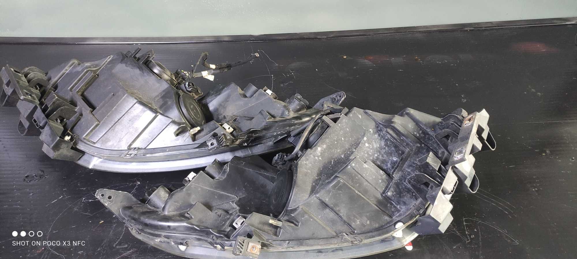 Far Stanga Dreapta Renault Scenic 3 Fundal Negru European