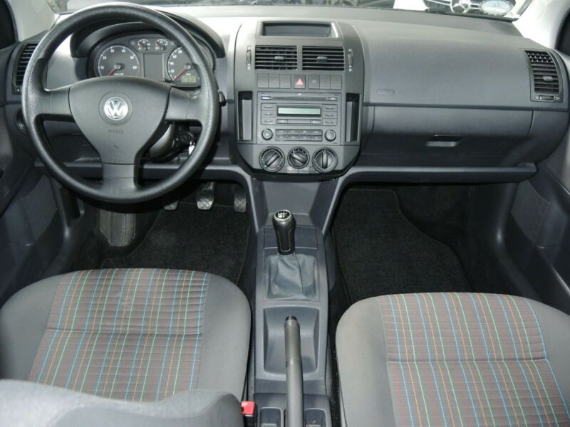 Vând Volkswagen polo 2010