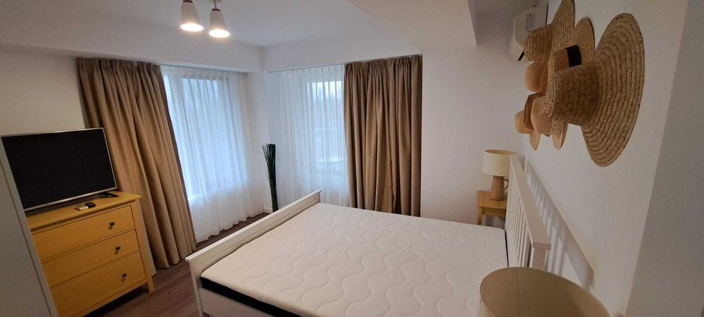 Direct proprietar, apartament living+dormitor, in Mamaia, zona Rex