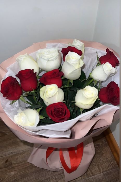 Продам цветы  розы 14шт