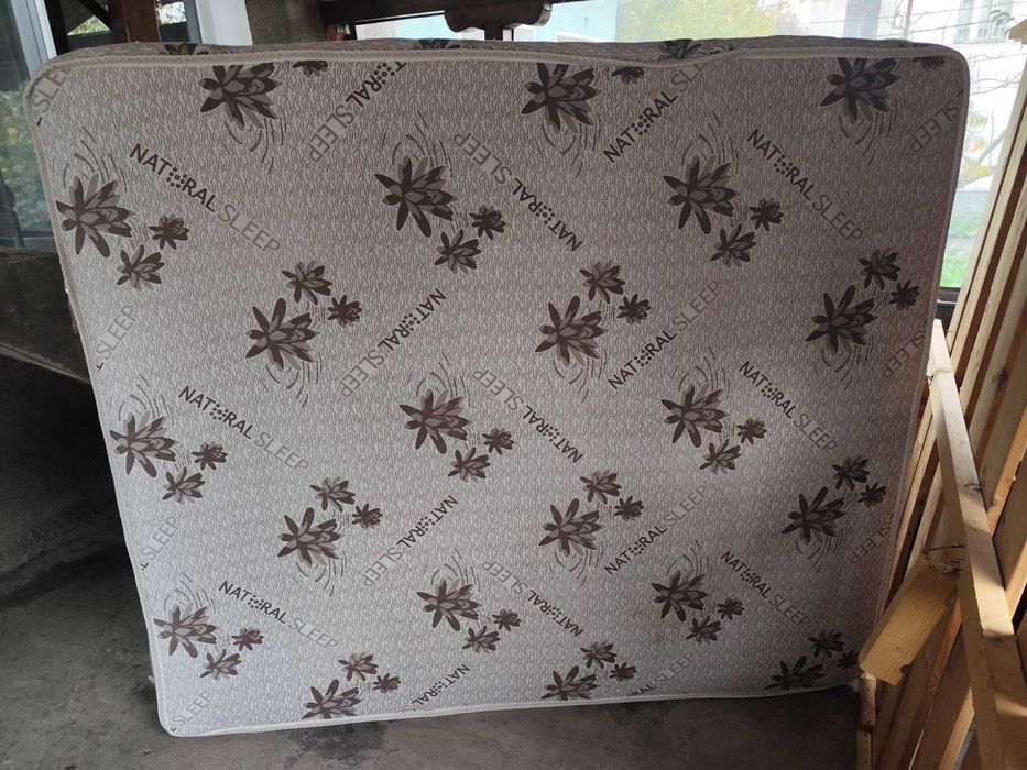 Ползван матрак в много добро състояние