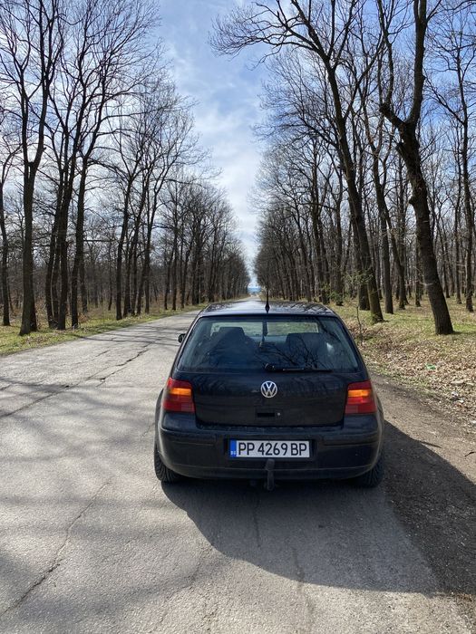 Продава се Golf 4 2.0 benzin