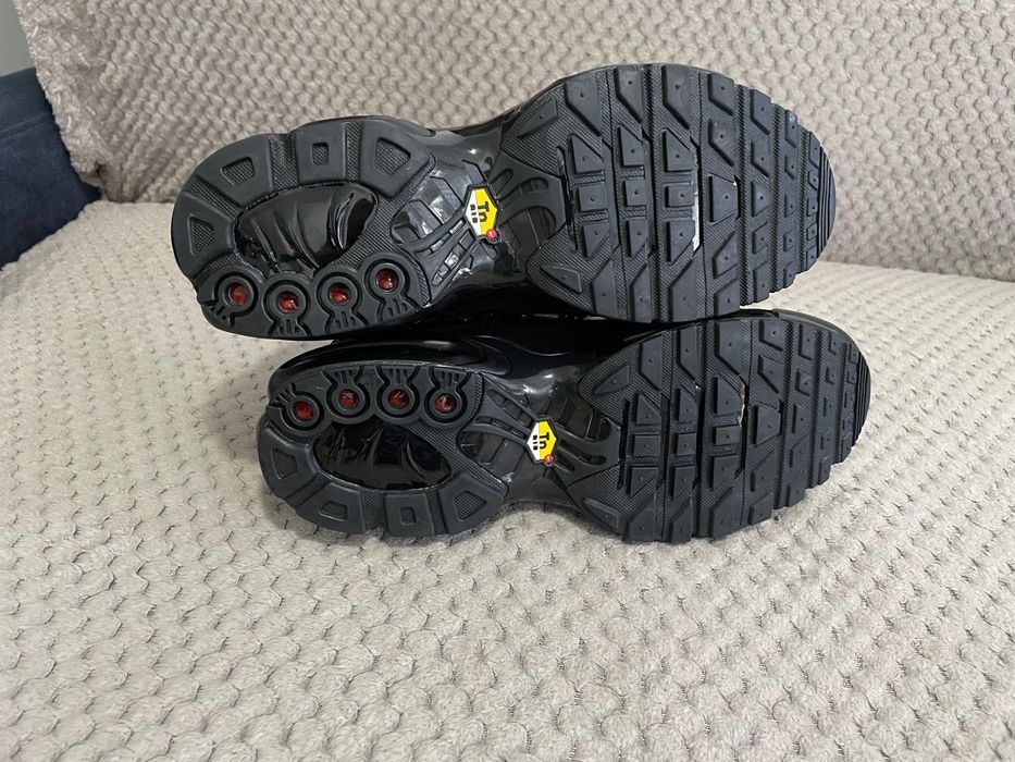 Adidas NIKE Air Max Plus Utility nr 42