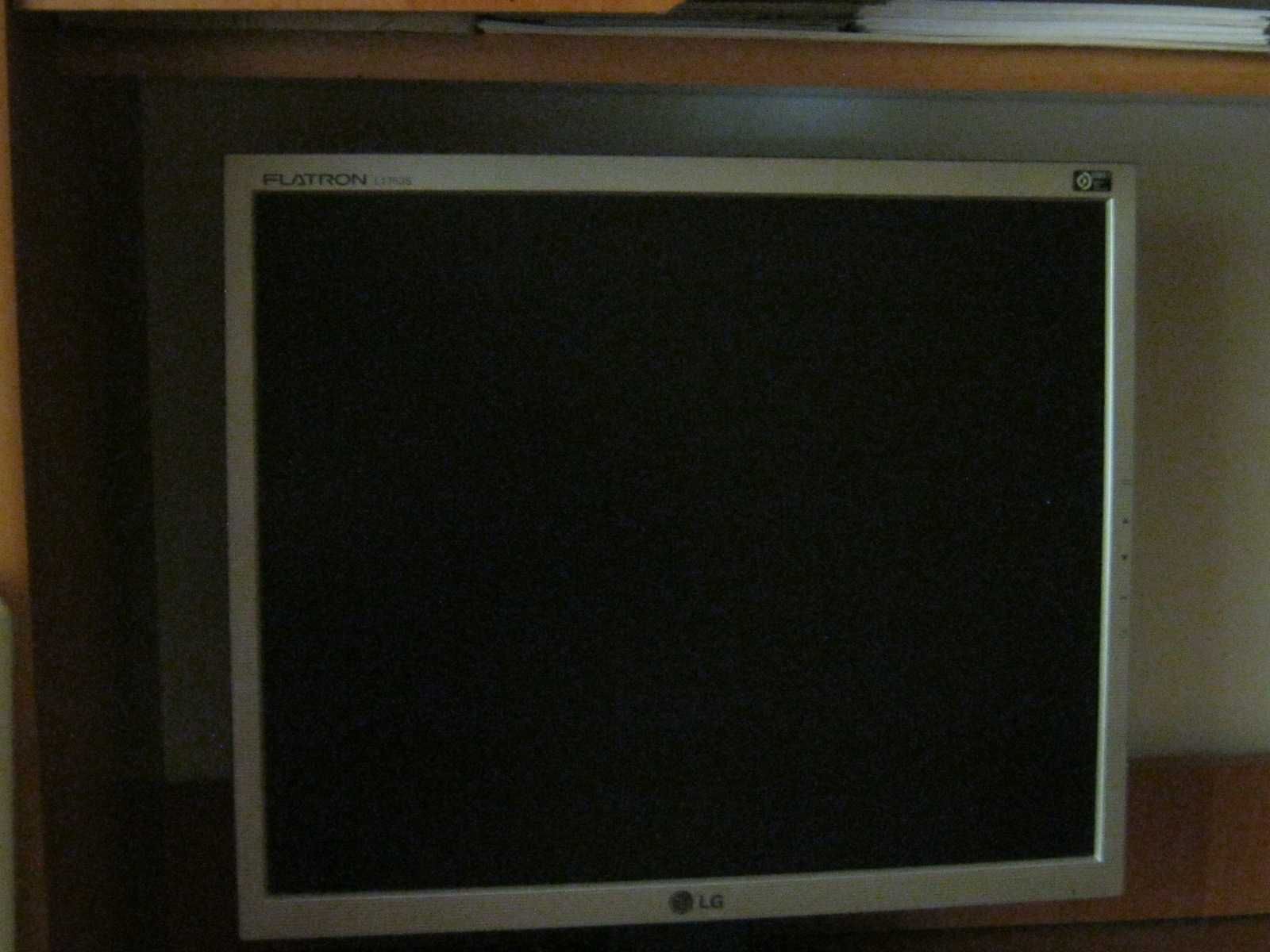 Продам монитор LG б у