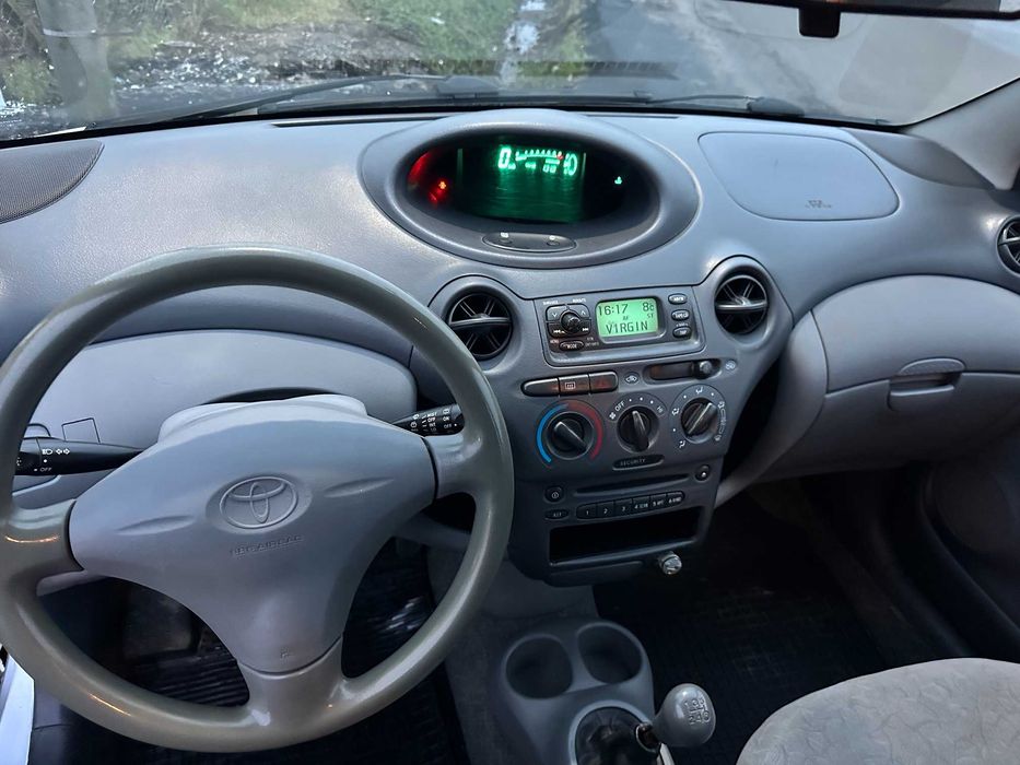 Toyota yaris 1.0 benzina 2000 impecabila !