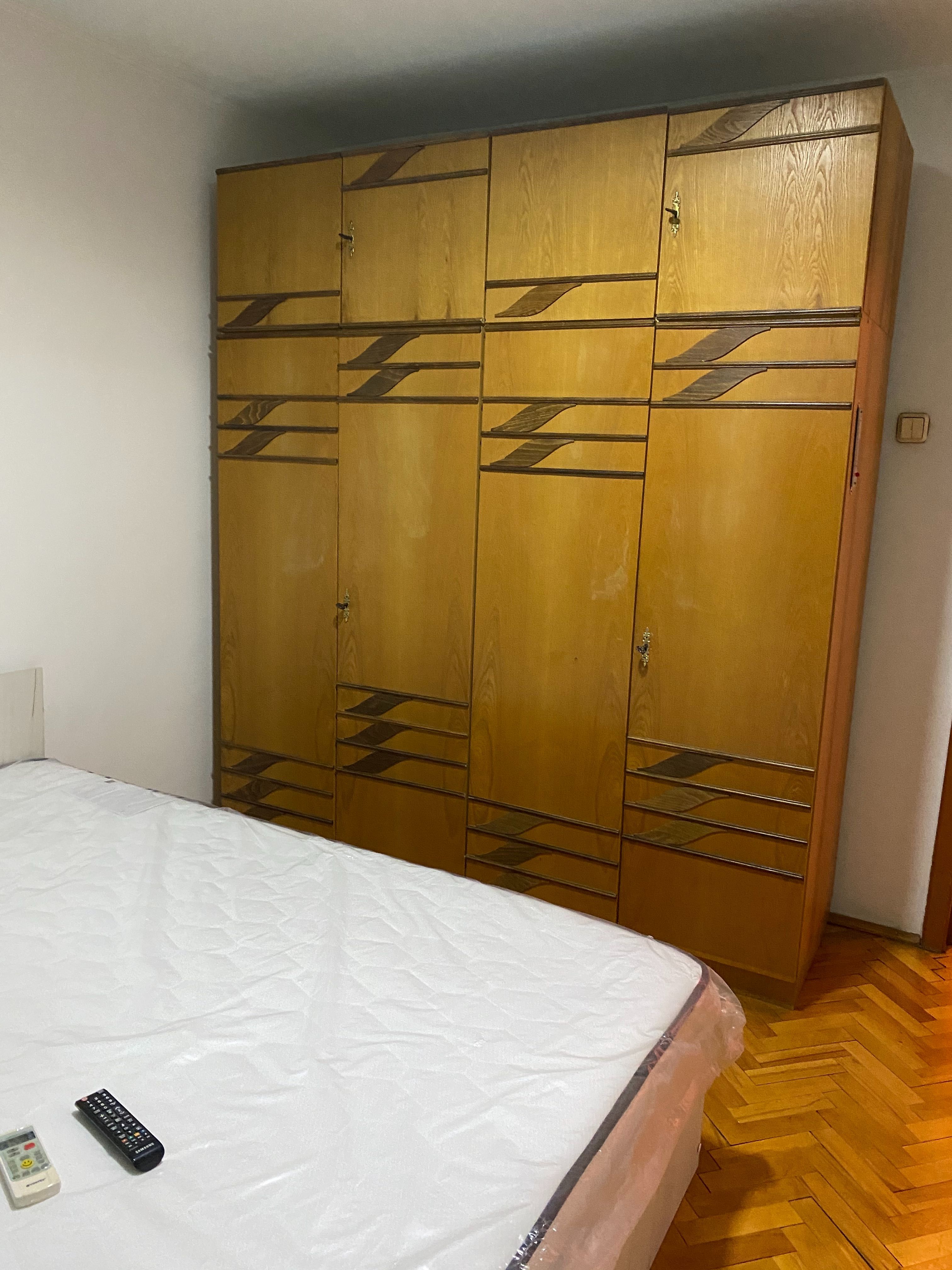 Apartament 3 camere de închiriat