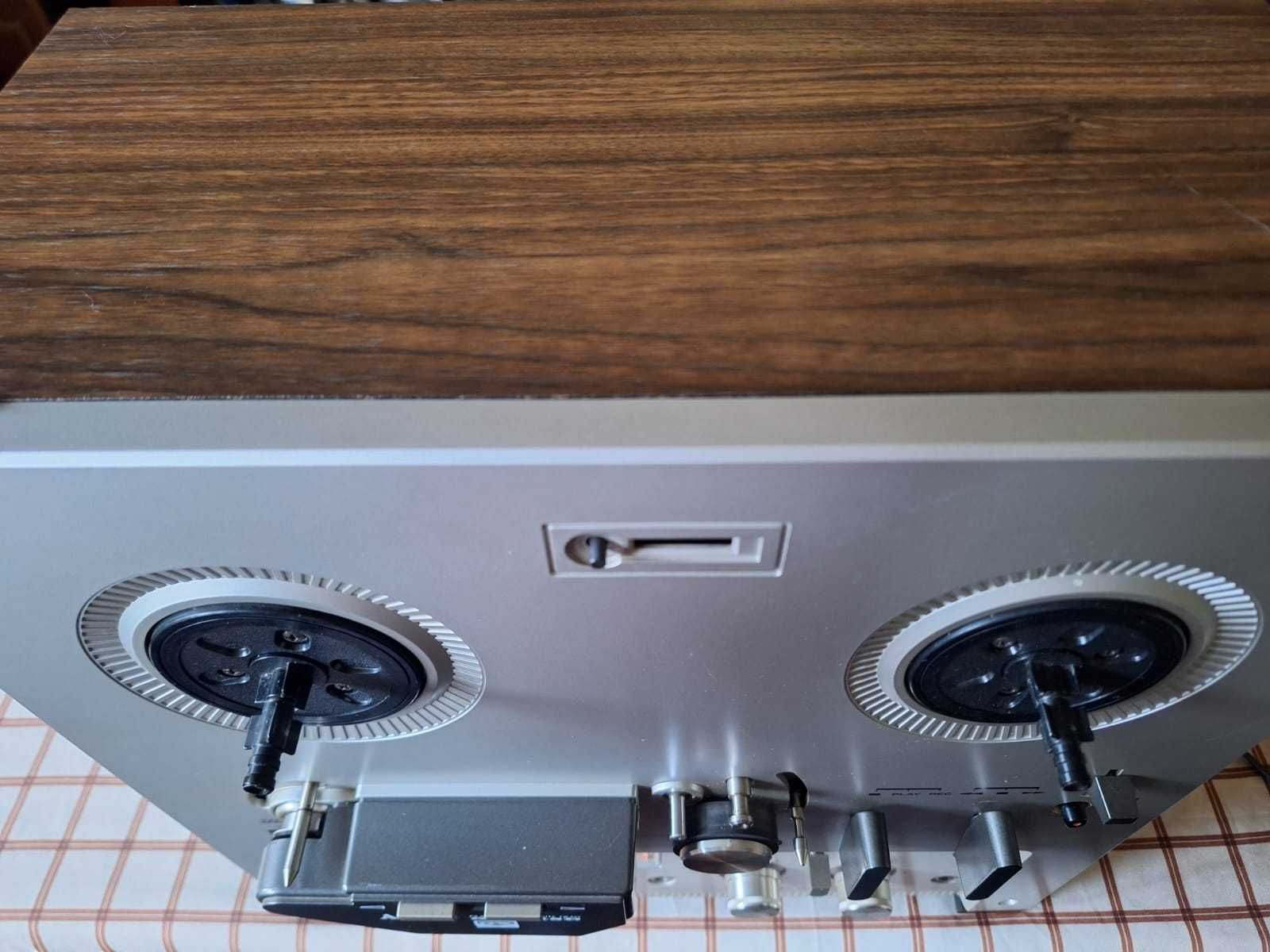 Magnetofon Akai GX 215D Autorevers.