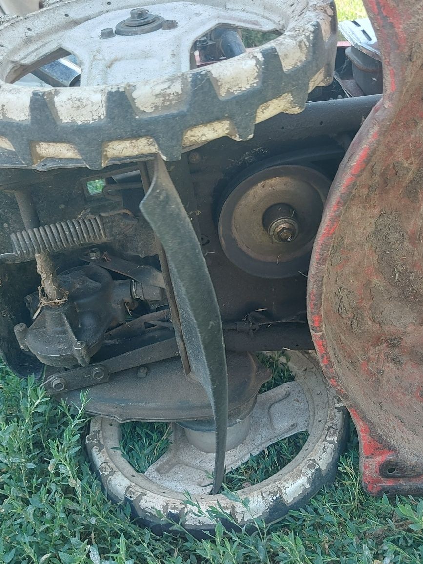 Самоходна бензинова косачка Honda UM 536 EBE