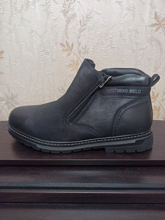 Продам новые мужские полусапожки.