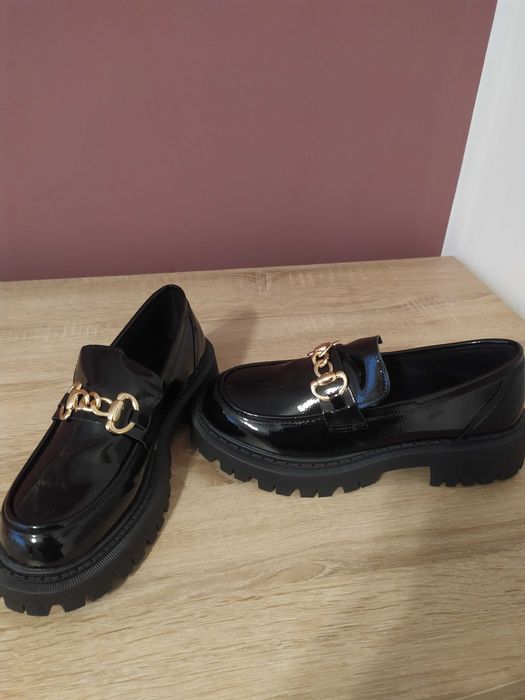 Черни лачени мокасини с дебела подметка,39