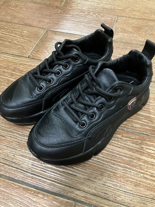 Продам кроссовки 34 размер, почти новые