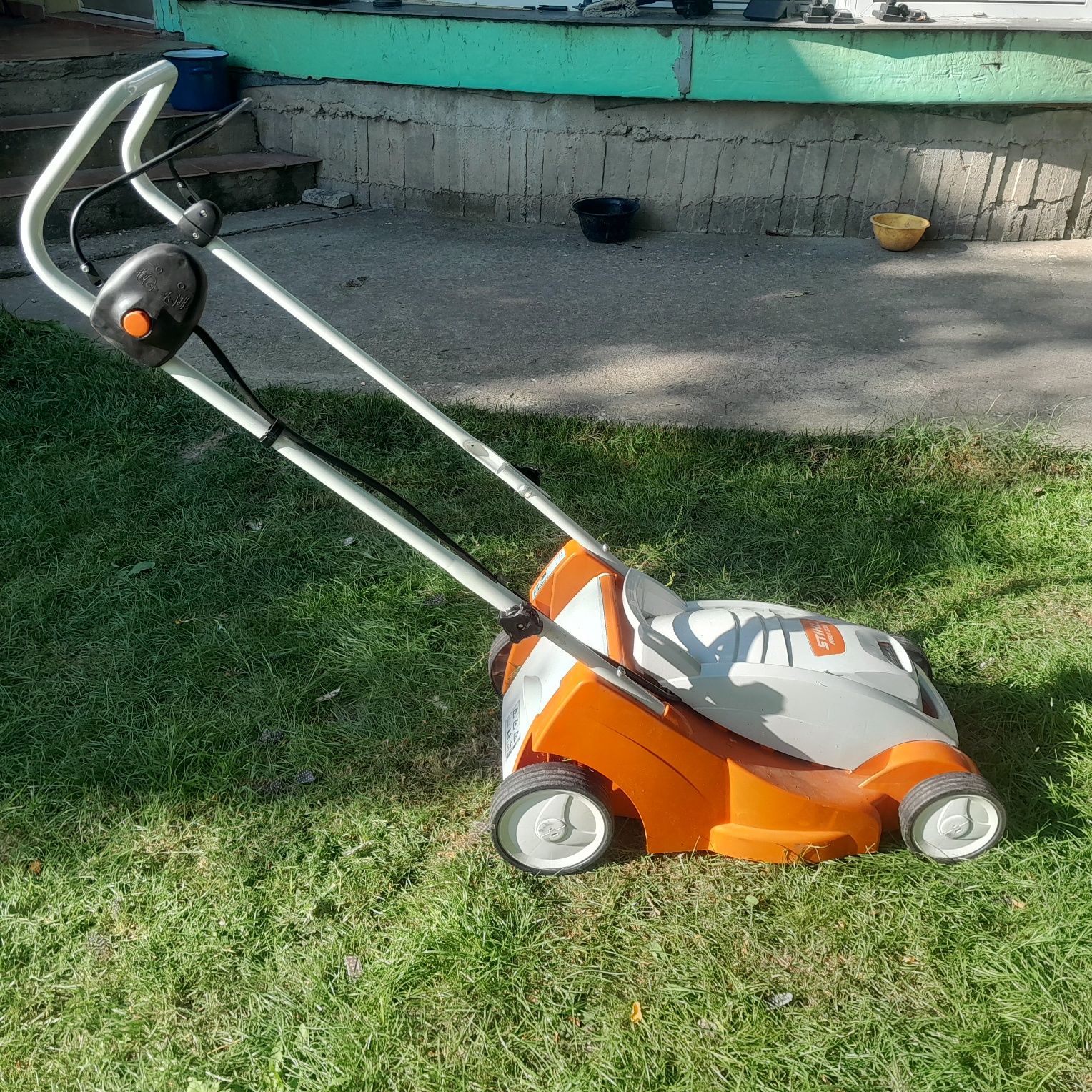 STIHL-mașină de tăiat iarba RMA339 corpul aproap noua,ff.puțin folosit
