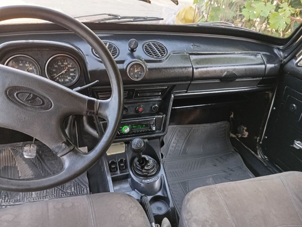 Mashina vaz 21011