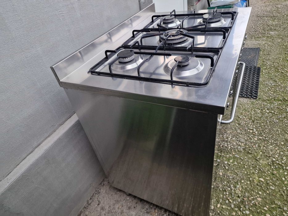 INDESIT | aragaz pe gaz gratare fonta, Inox