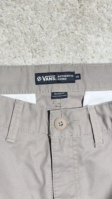 Добре запазени панталони VANS