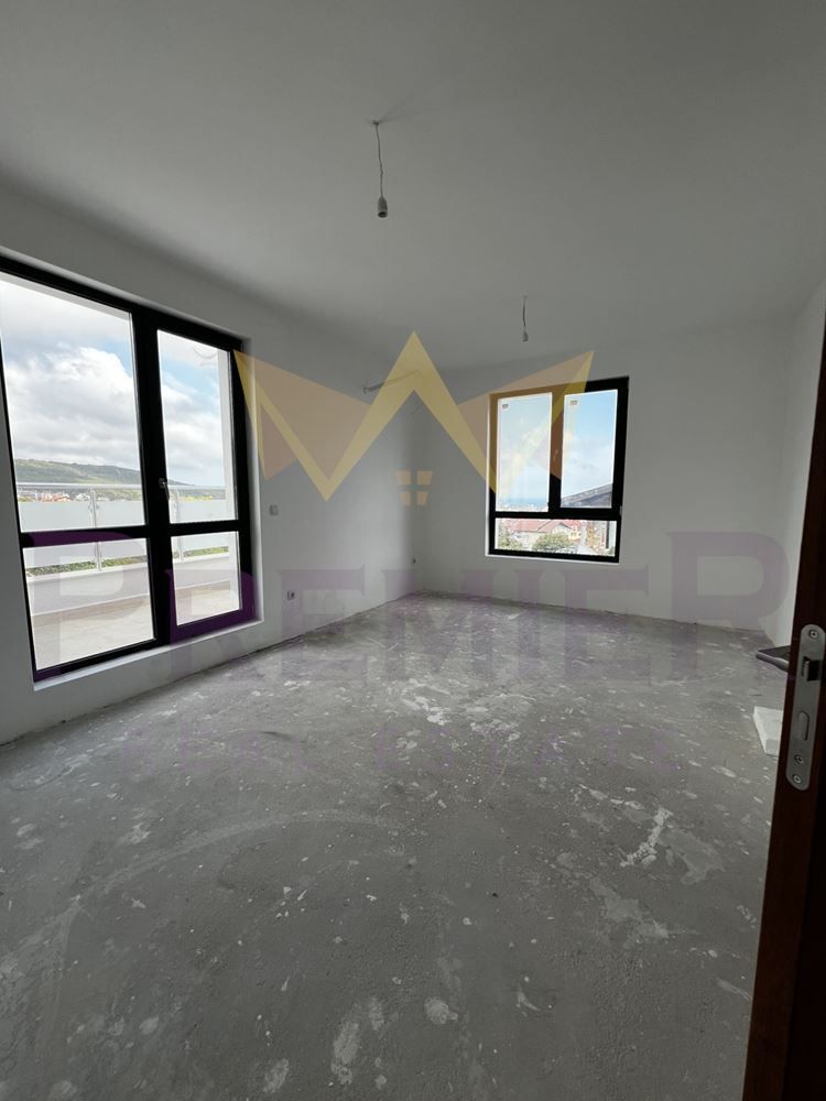 Продава се Двустаен апартамент в Варна, Виница - 78 кв.м за 1462 €/кв.м - Снимка #3