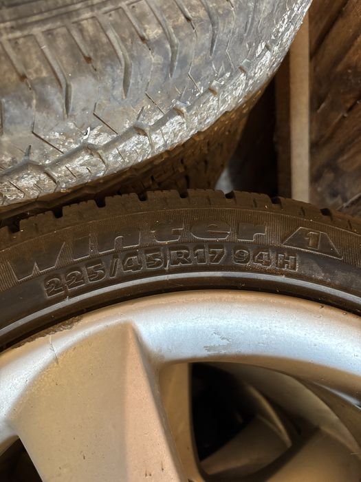 Vand roti hiundai mazda