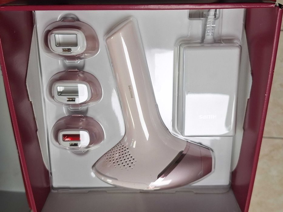 Фотоепилатор Philips Lumea BRI 958