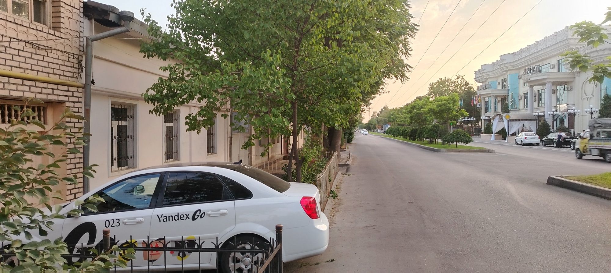 Uy sotiladi Mirobod Tumani Munis 37  3.8 sotix yoli yuzida Xayot resta