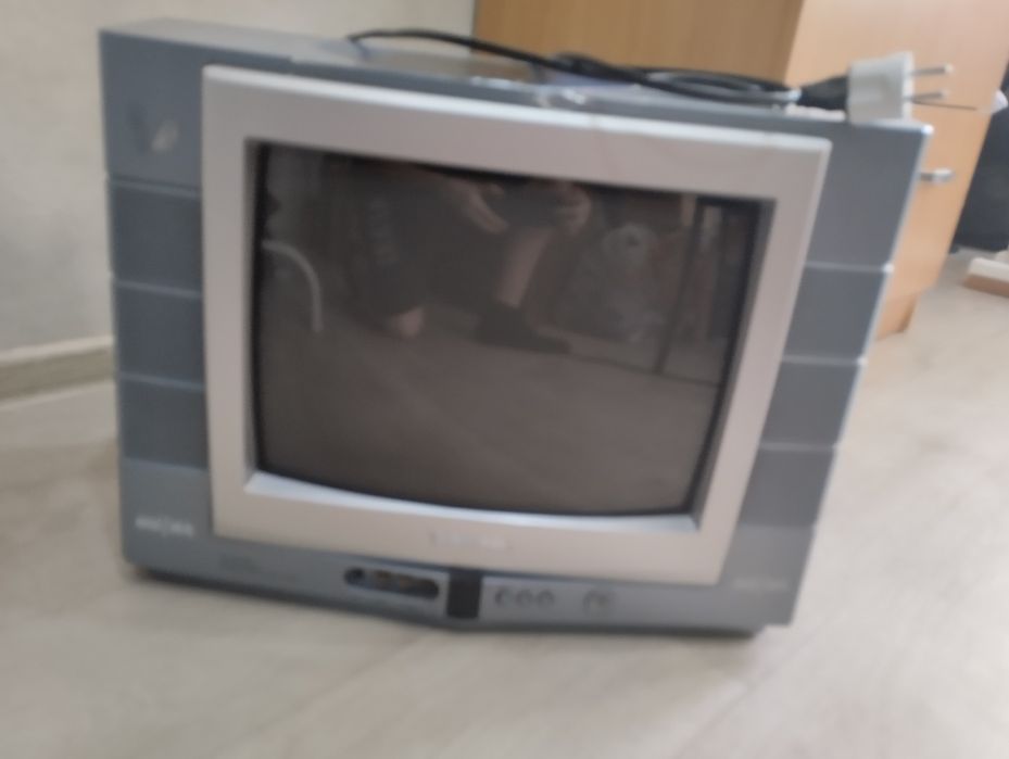 Продам телевизор